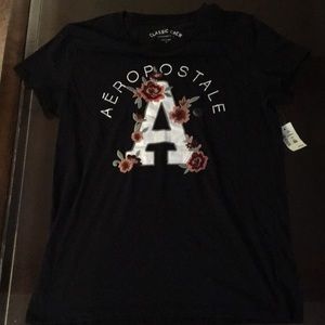Aeropostale shirt black with detail